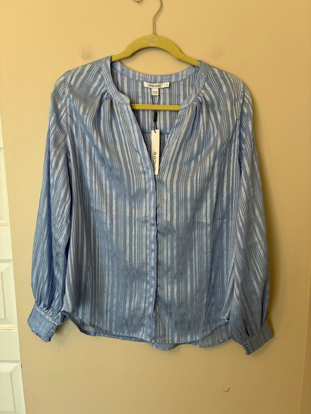 Chico’s NEW Split Neck Crinkle Blouse Blue Shimmer Long Sleeve Size 1 US 8